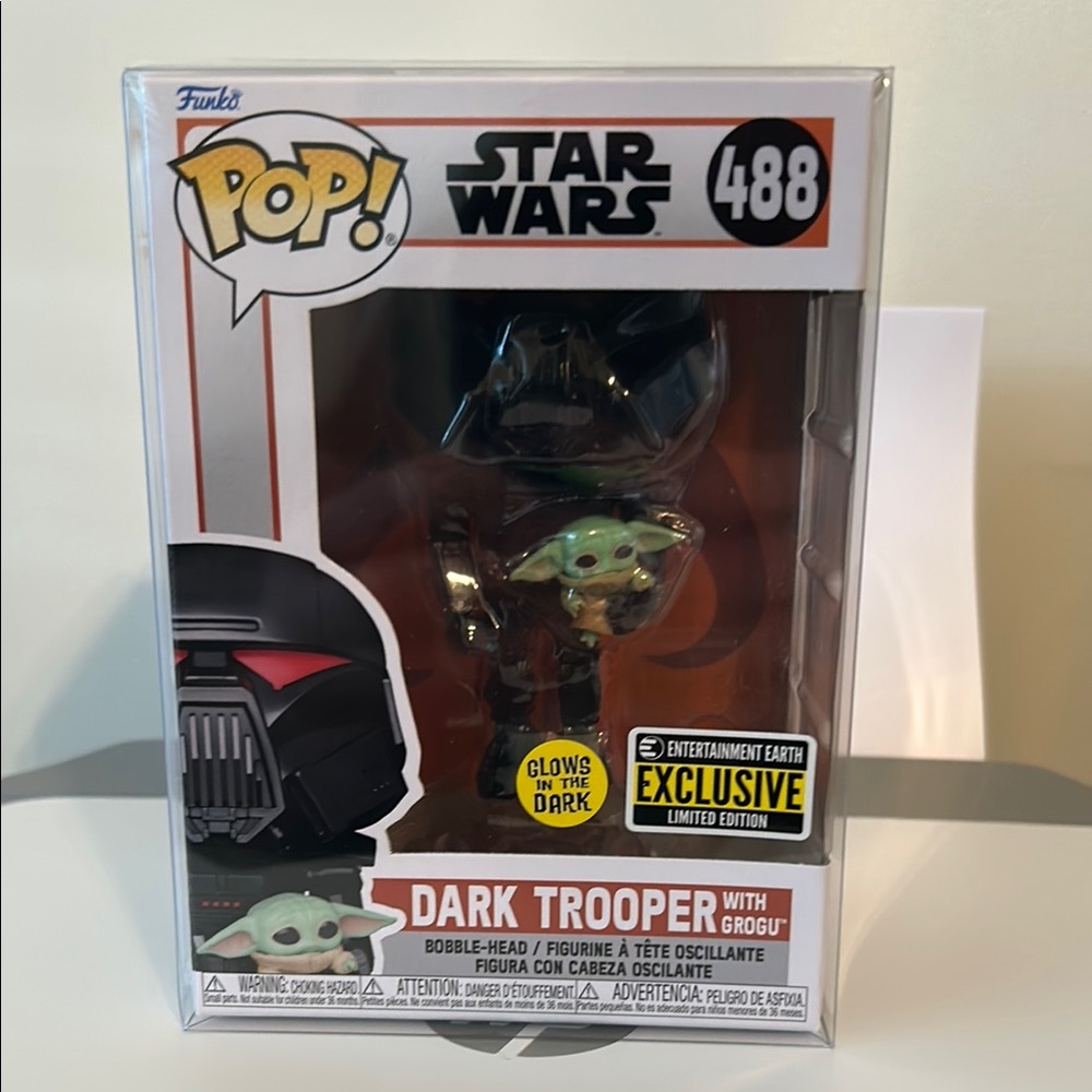 Funko Pop Star Wars Dark Trooper with Grogu 488 Exclusive Glows soft protector